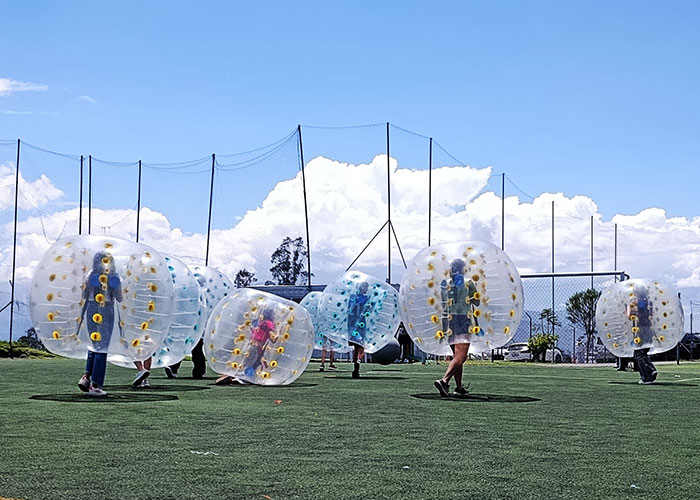 Futbol-burbuja-juegos--inflables-quito-3